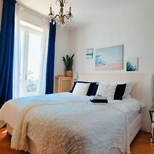 Blu In Historical Hunbury Appartamento